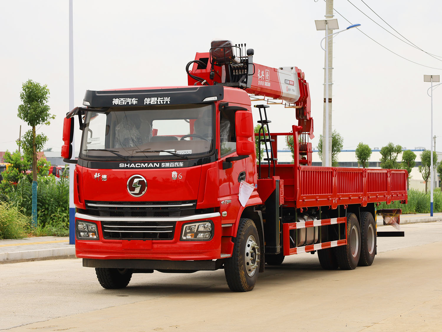 陜汽軒德翼6后雙橋上裝長興發(fā)財版12噸直臂式吊機