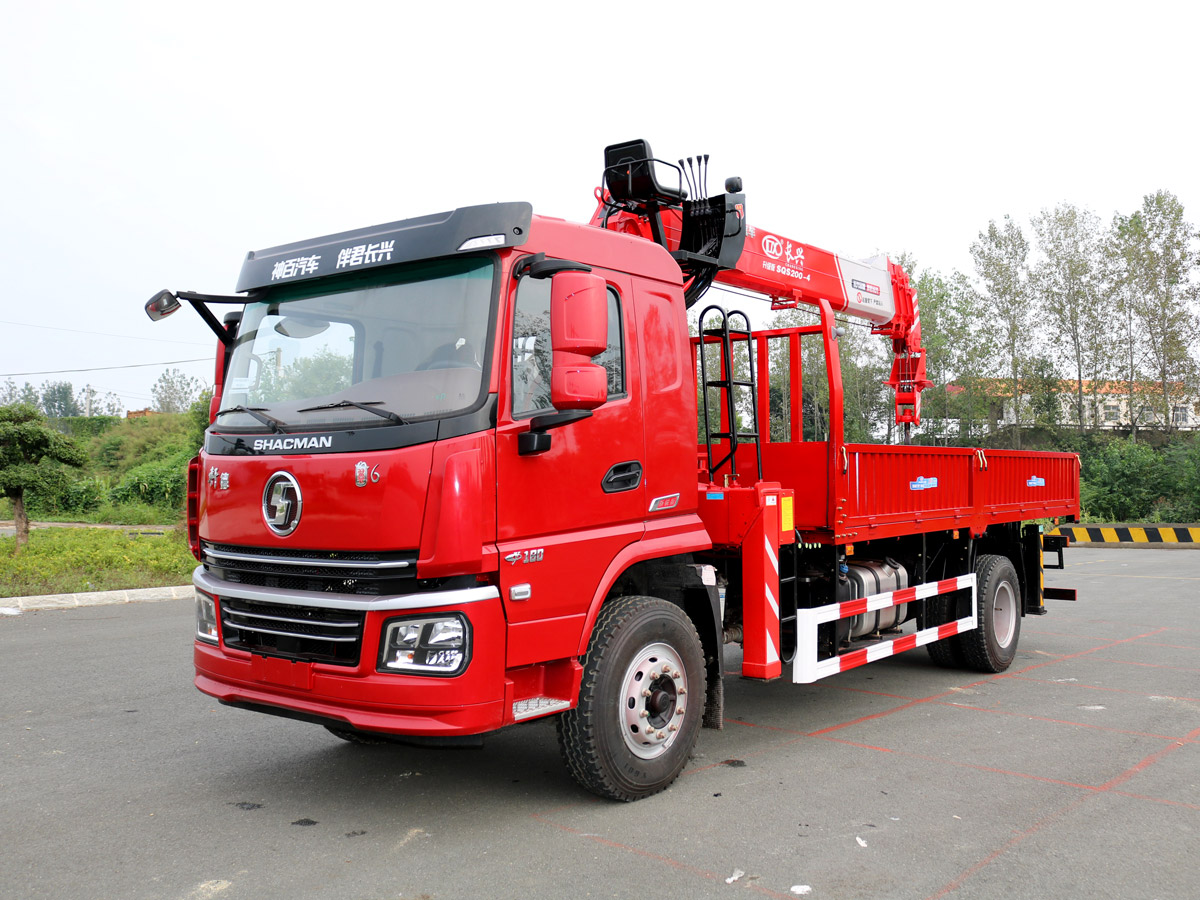 陜汽軒德翼6排半上裝長興質(zhì)尊版8噸直臂式吊機