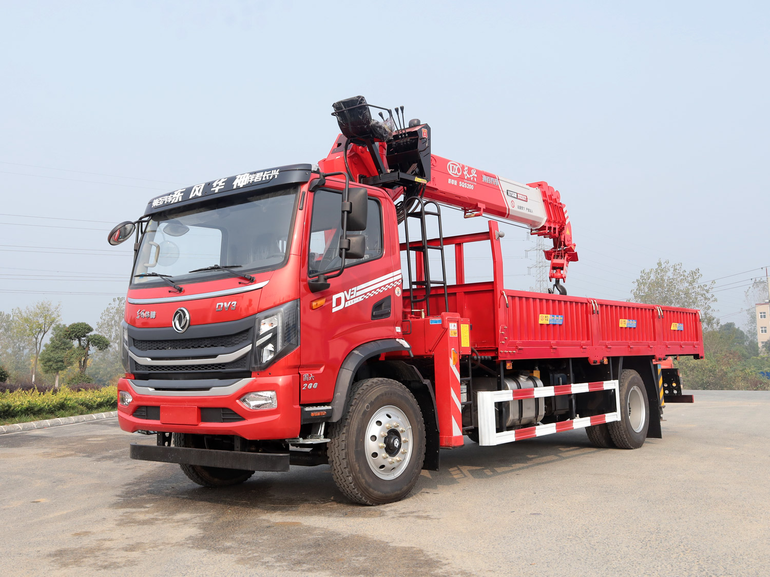 東風華神DV3單排上裝長興質尊版8噸直臂式吊機