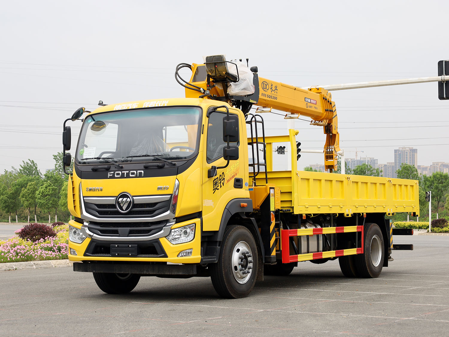 福田奧鈴大黃蜂單排上裝長興質(zhì)尊版8噸直臂式吊機