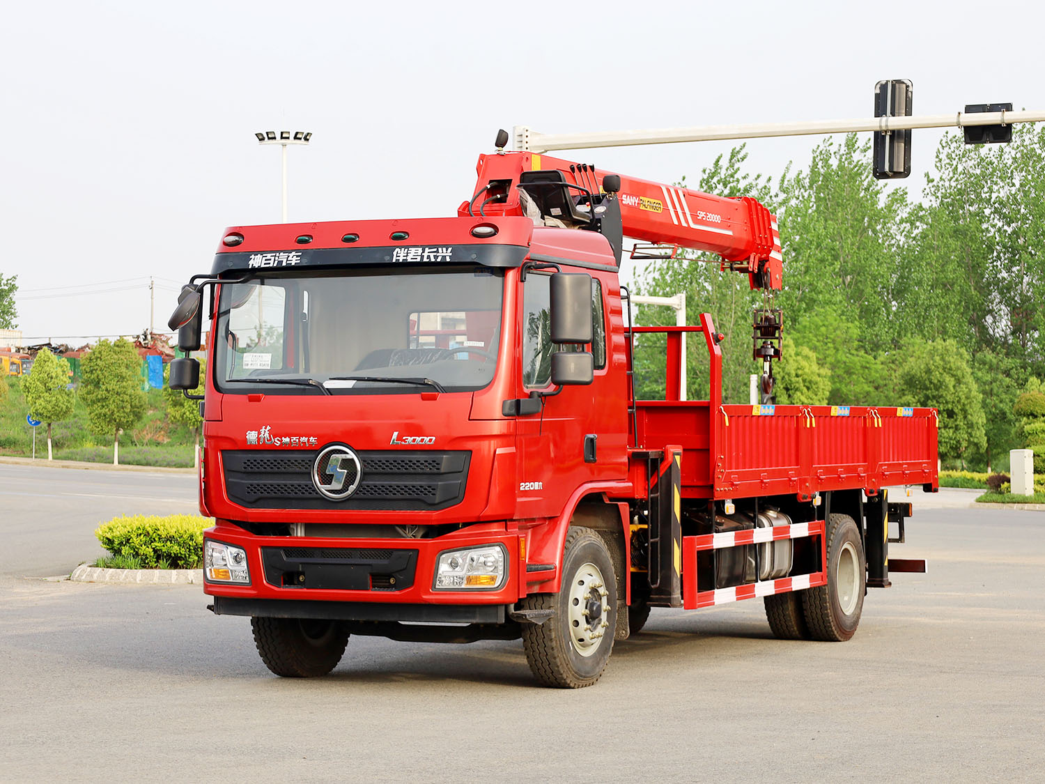 陜汽德龍L3000排半上裝三一8噸直臂式吊機