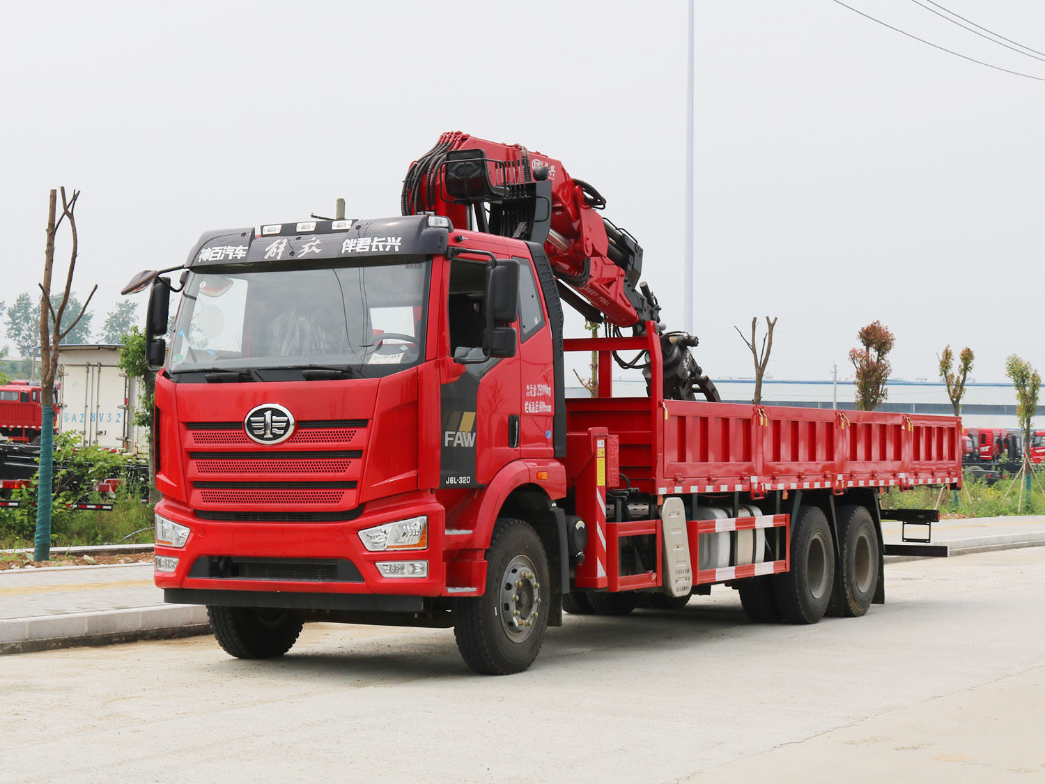 解放J6L后八輪上裝長興16噸折臂式吊機