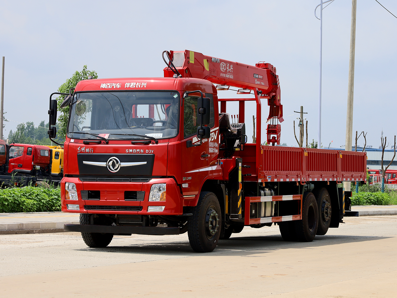 東風暢行D3V后提升橋上裝長興12噸直臂式吊機