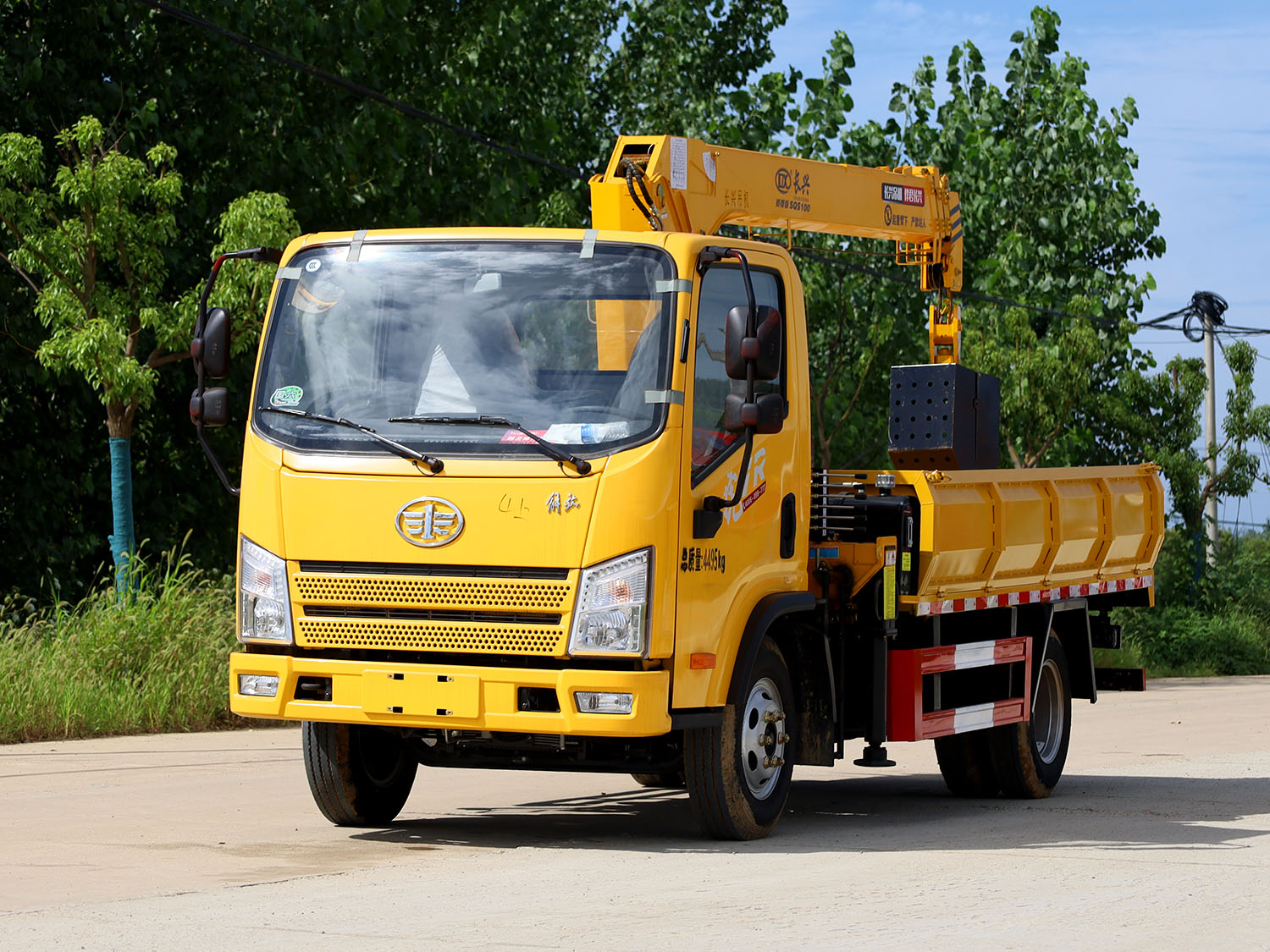 解放虎VR單排上裝長興4噸直臂式吊機（藍牌，帶抓具）