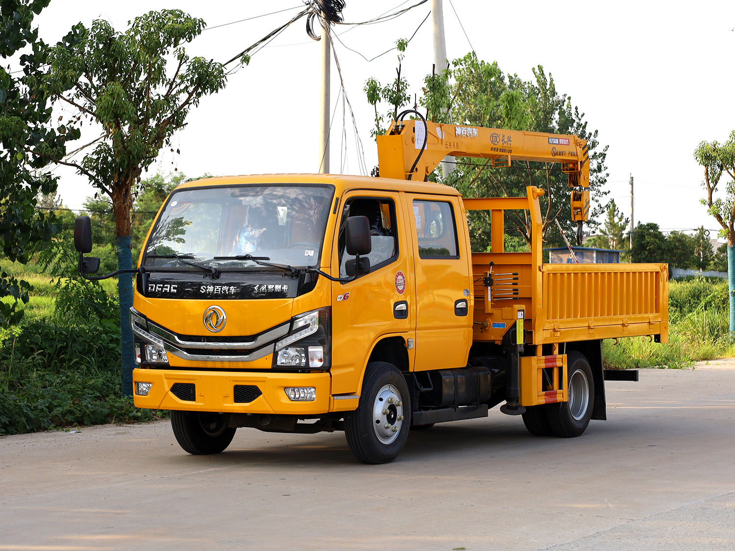 東風多利卡D6雙排上裝長興4噸直臂式吊機（藍牌，3節臂）