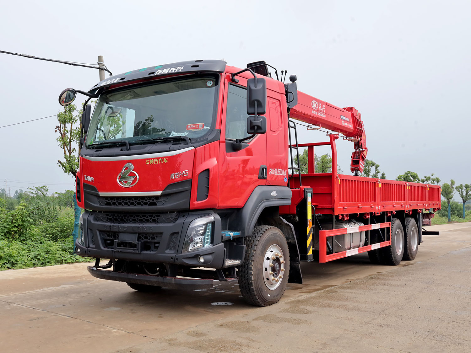 東風柳汽乘龍H5后八輪上裝長興質尊版12噸直臂式吊機