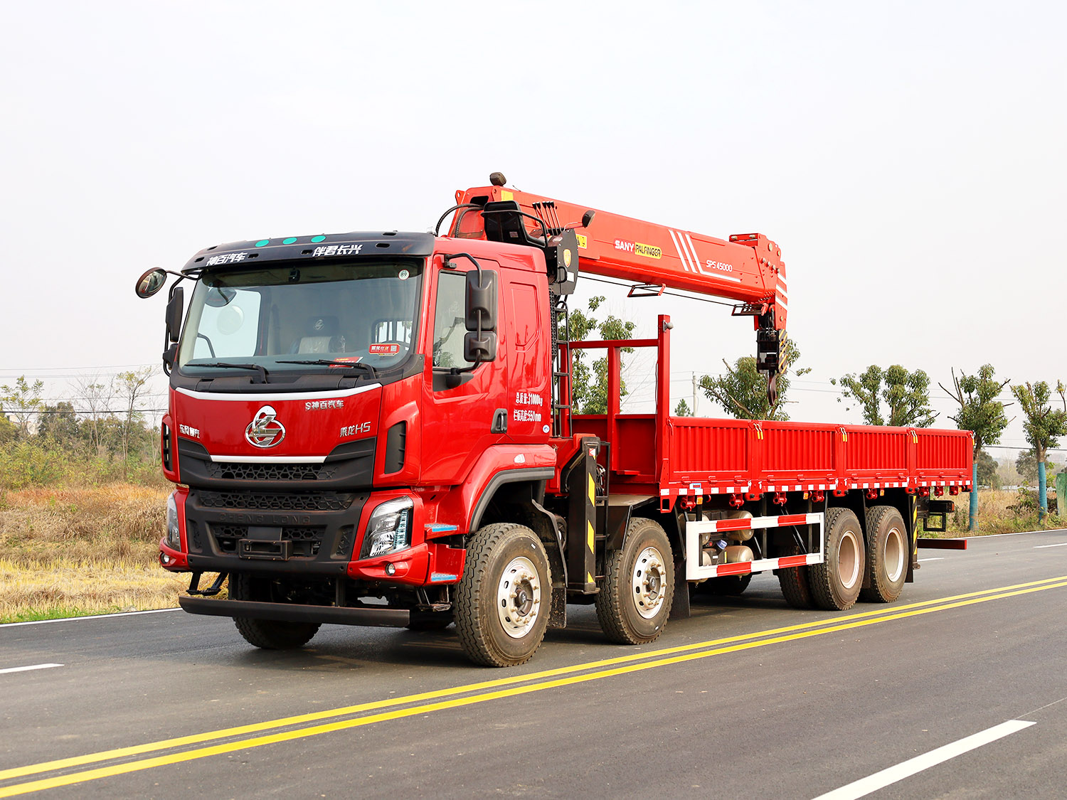 東風柳汽乘龍H5前四后八上裝三一18噸直臂式吊機