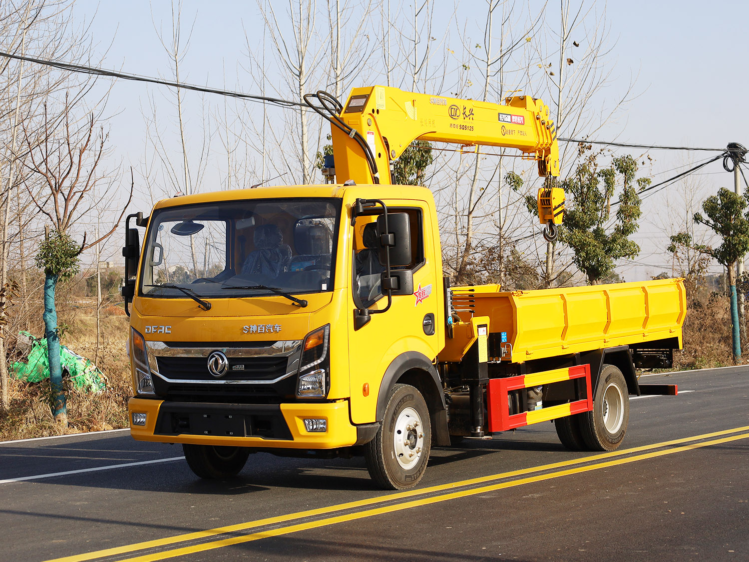 東風多利卡D6-N單排上裝長興5噸直臂式吊機（重載藍牌）