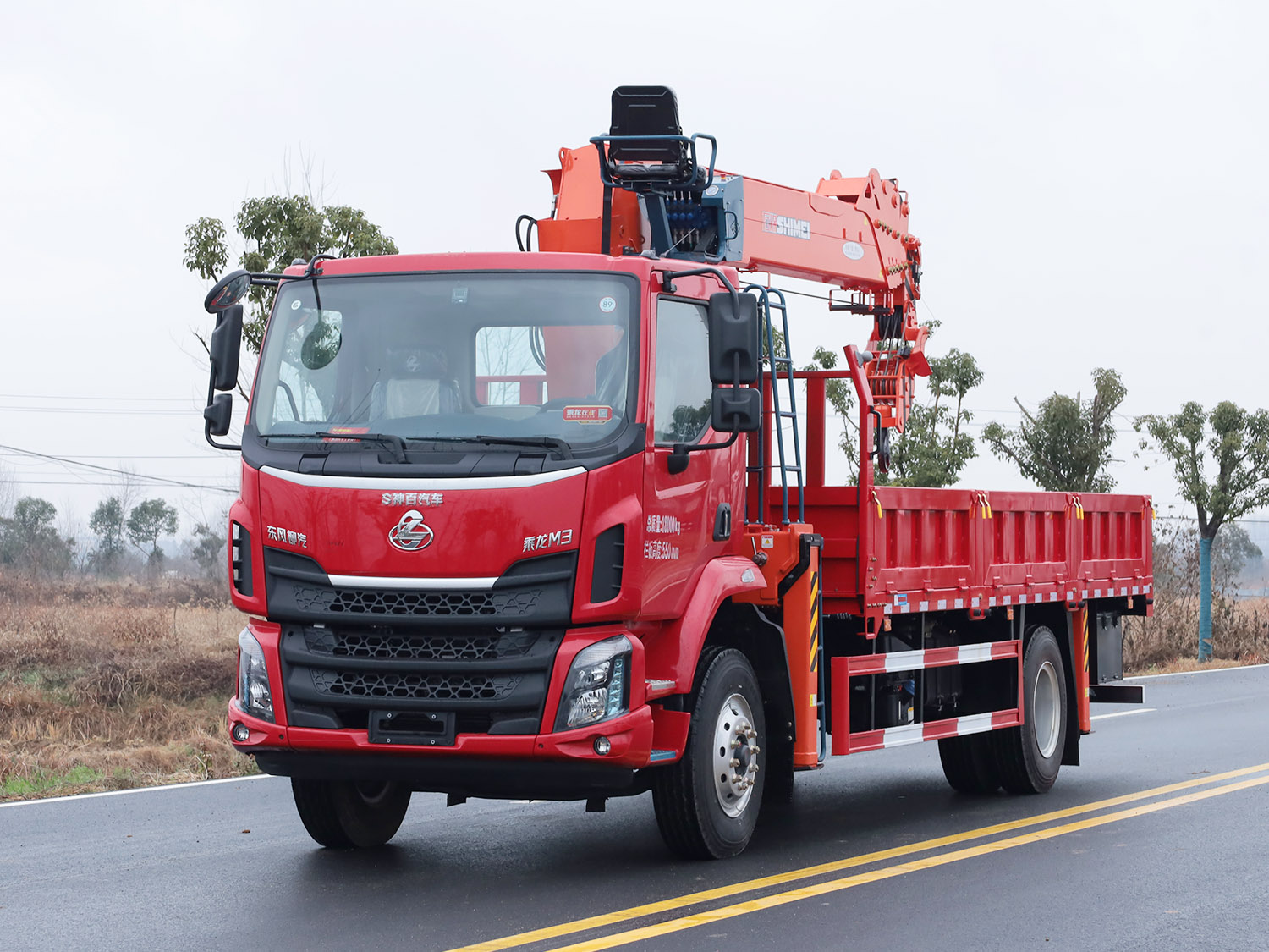 東風柳汽乘龍M3單排上裝石煤8噸直臂式吊機（六節臂）