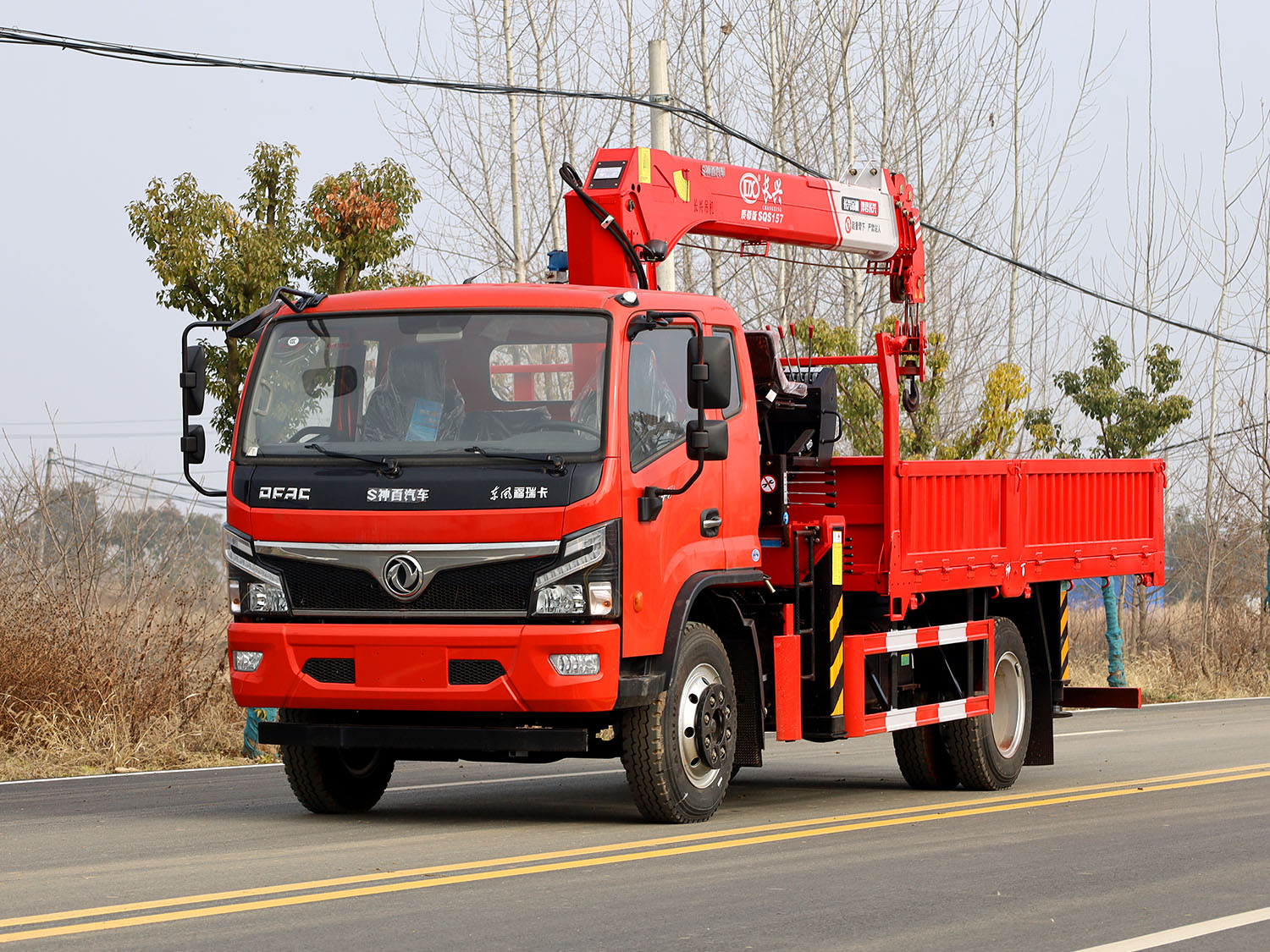 東風(fēng)福瑞卡F7排半上裝長興6.3噸直臂式吊機(jī)