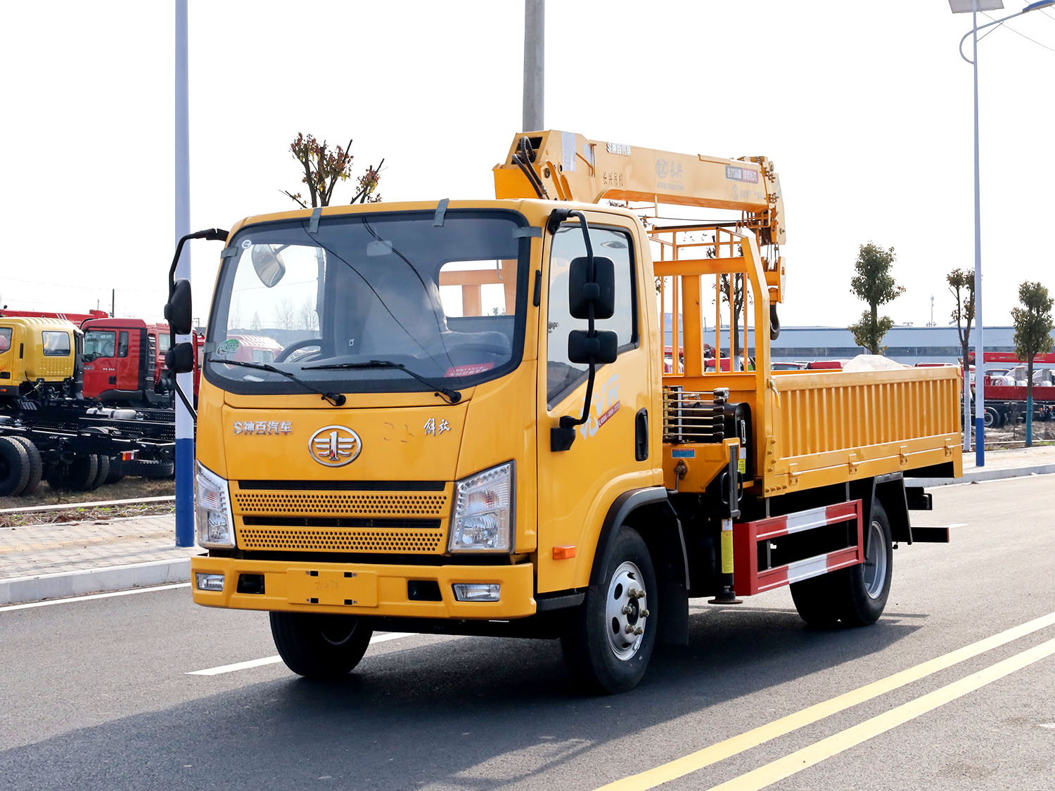 解放虎VR單排上裝長興4噸直臂（藍牌，帶吊籃）