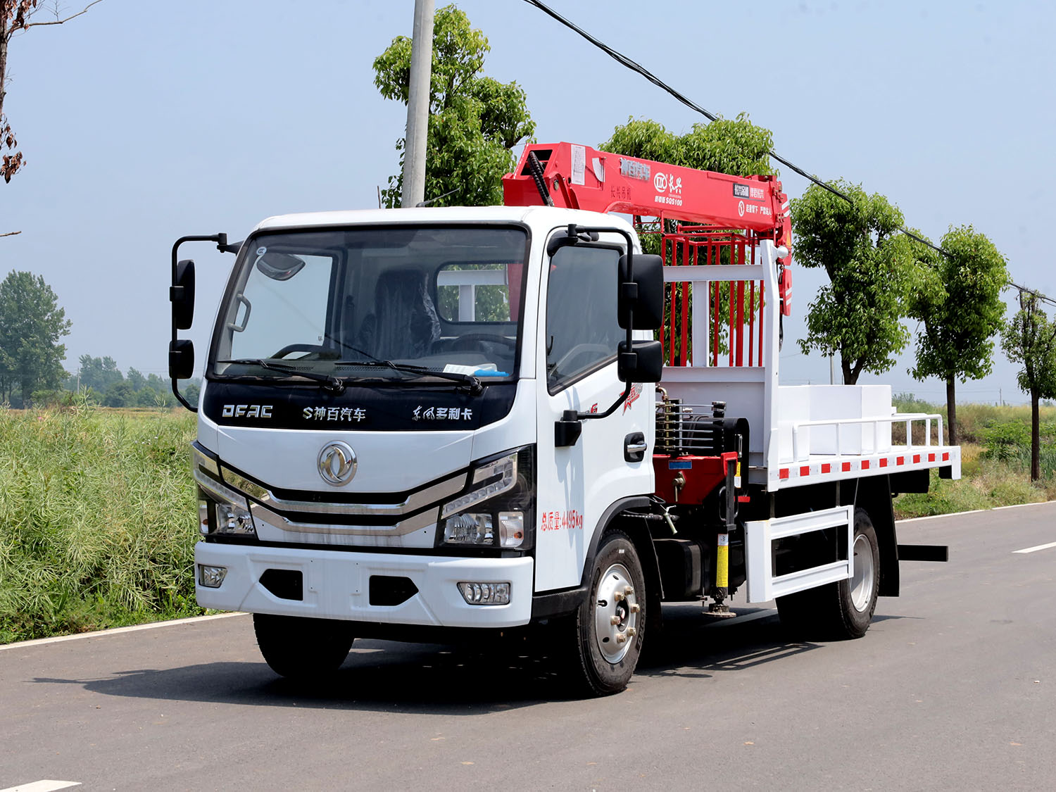 東風多利卡D6單排上裝長興4噸直臂式吊機（藍牌，帶吊籃）