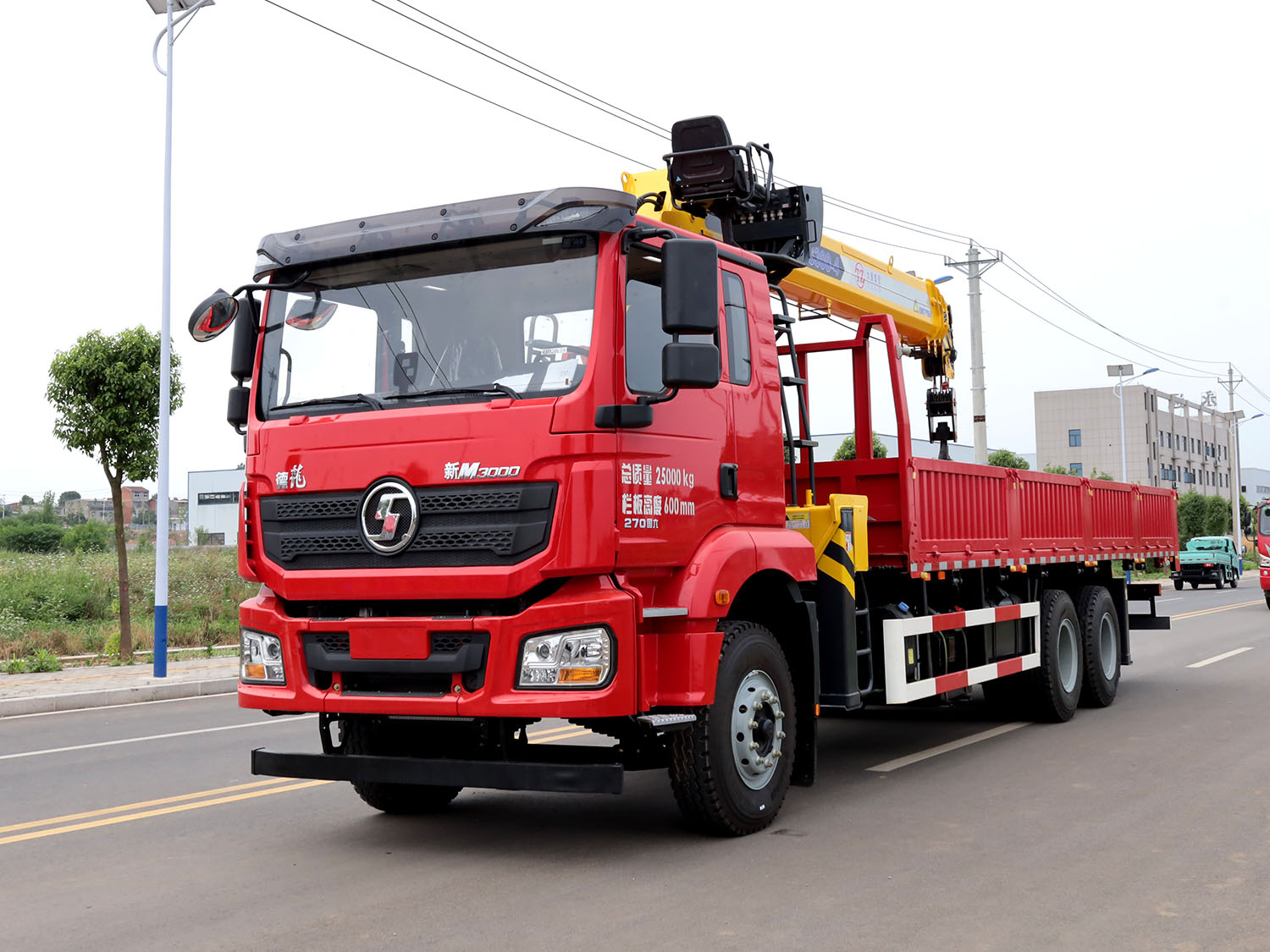 陜汽德龍新M3000后雙橋上裝太重12噸直臂式吊機