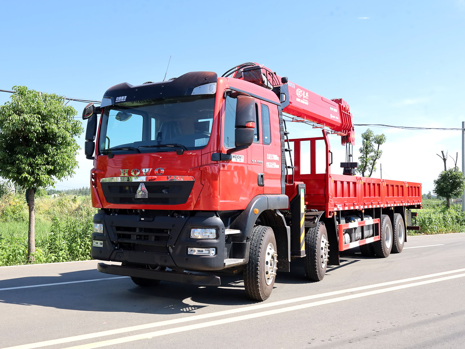 重汽豪沃前四后八上裝長興16噸直臂式吊機
