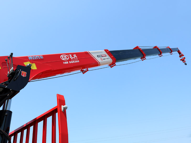 長興12噸5節(jié)臂吊機(jī)，吊載性能屬它強(qiáng)