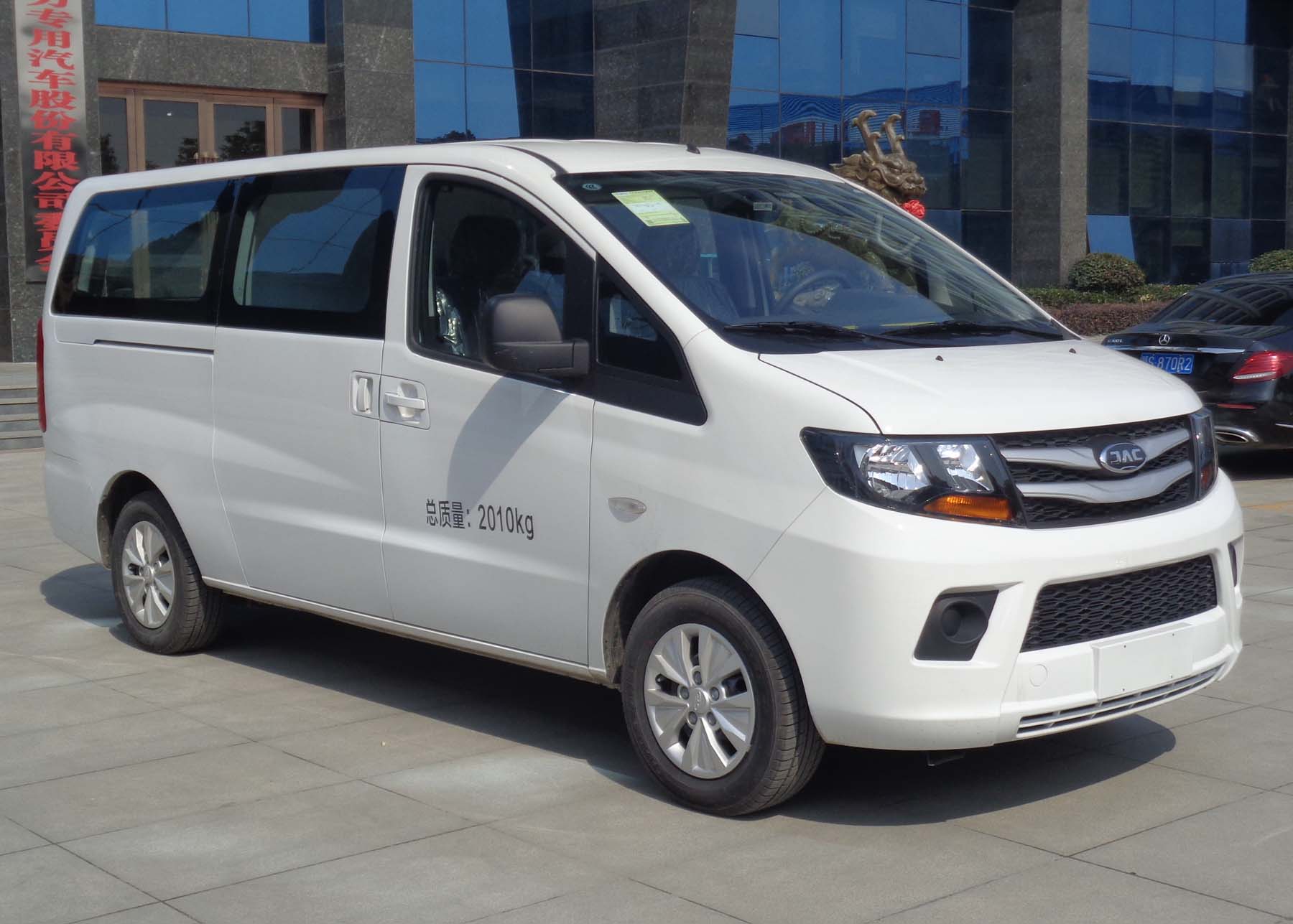 流動(dòng)充電電源車