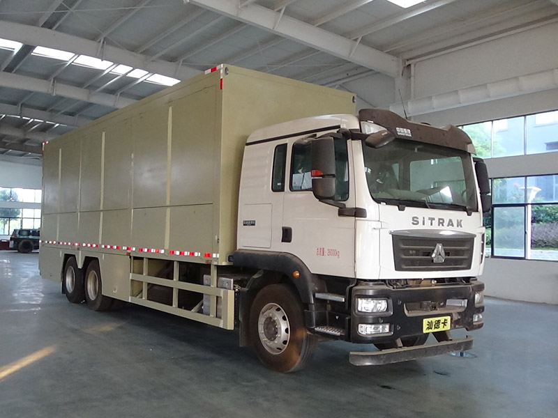 重汽后八輪救險型裝備車