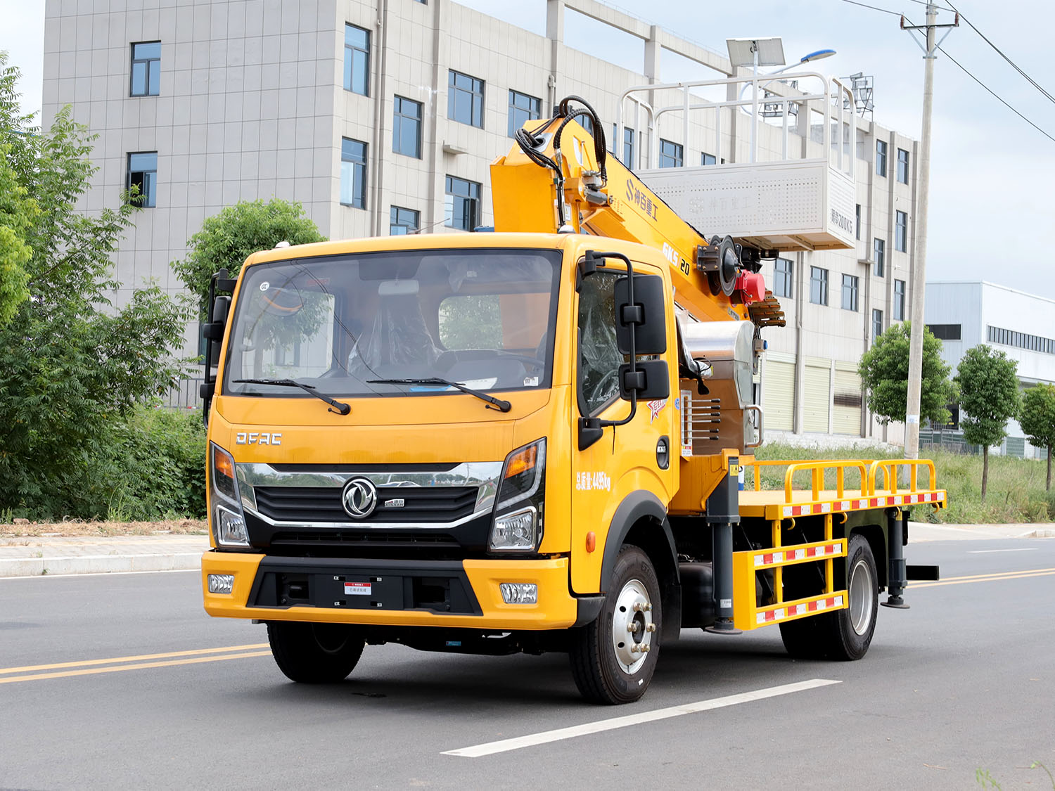 東風(fēng)多利卡星云藍(lán)牌三合一（重載版，7噸）