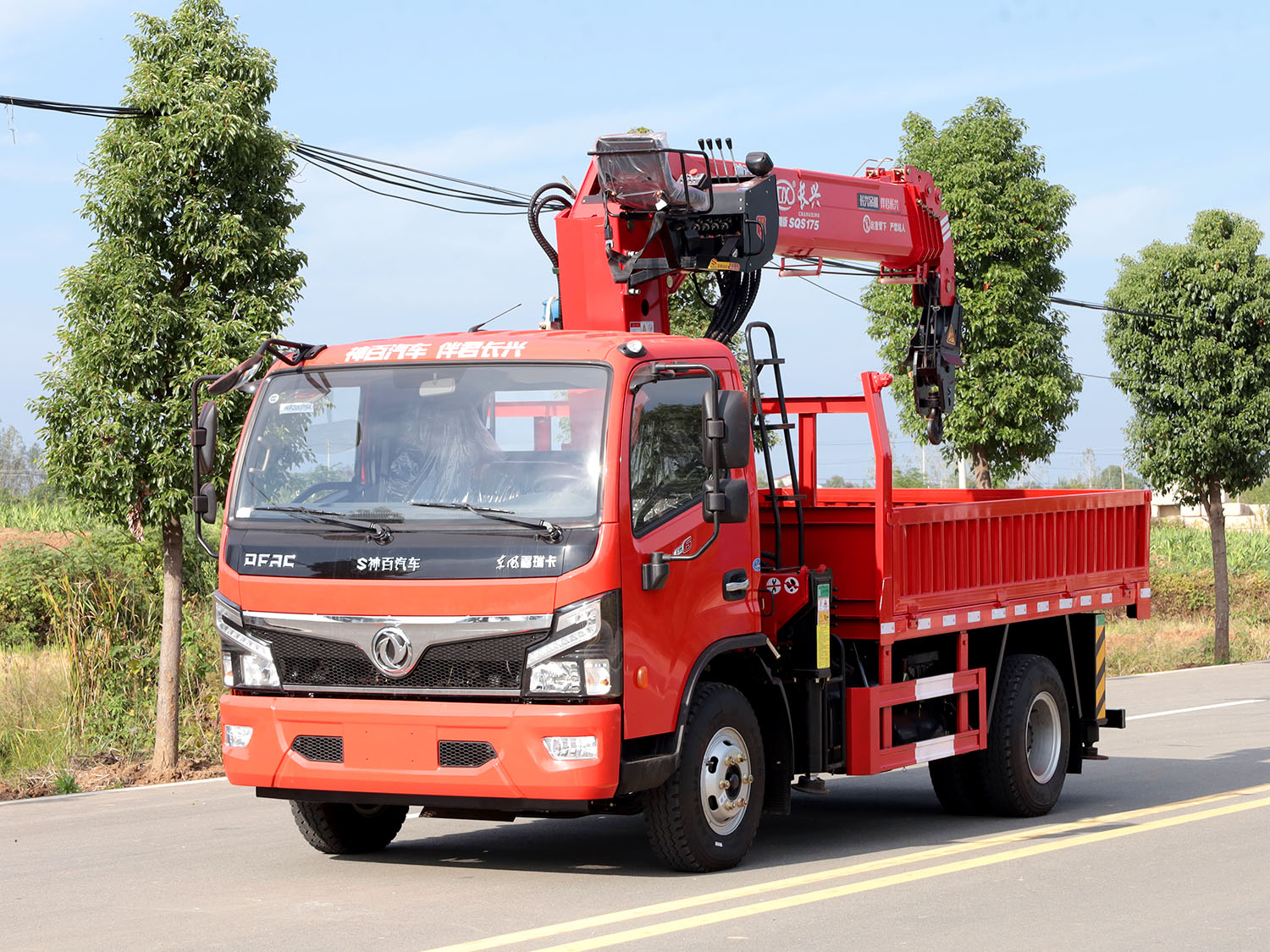 東風(fēng)福瑞卡F6單排上裝長(zhǎng)興7噸直臂式吊機(jī)