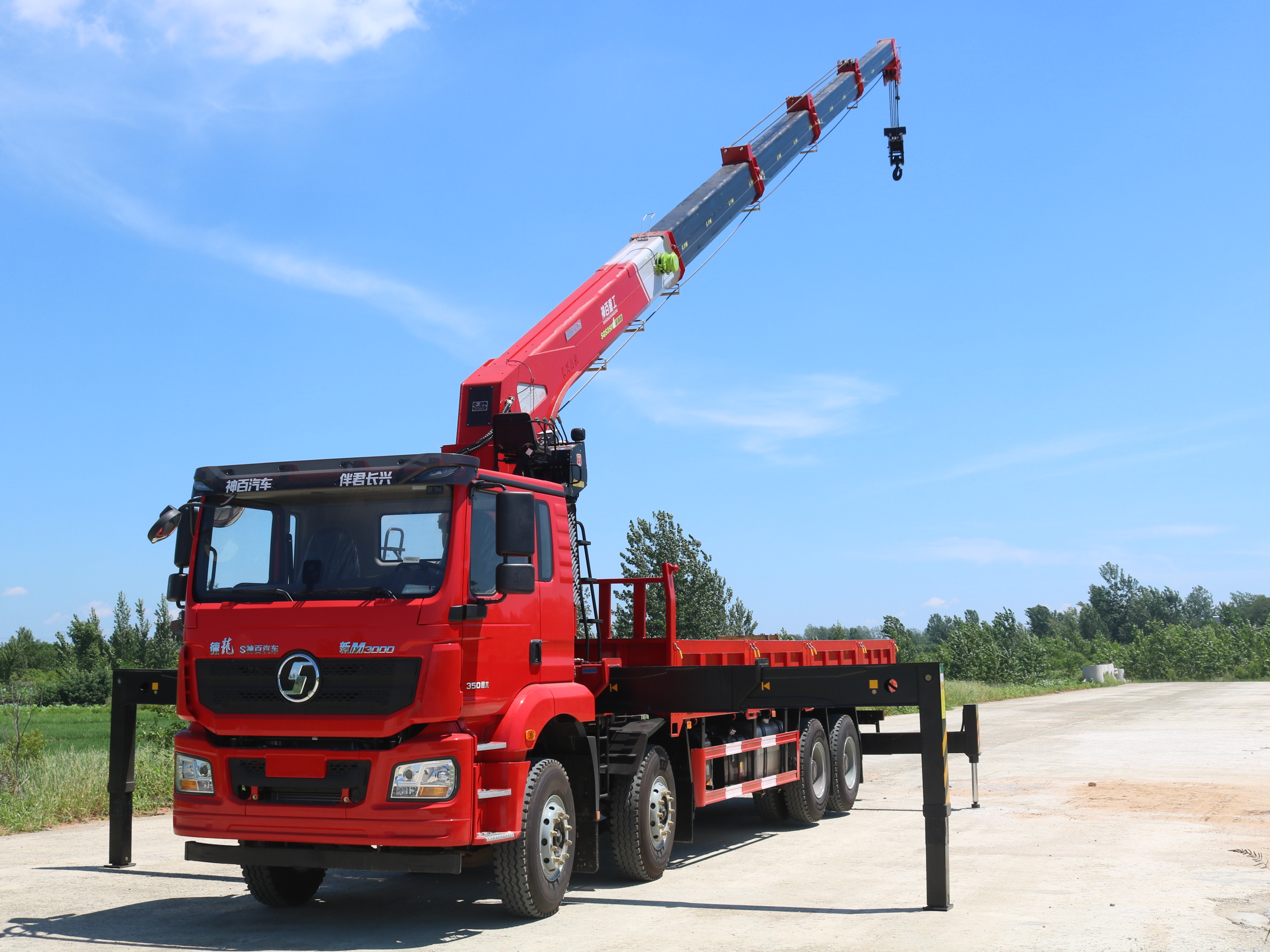 陜汽德龍新M3000上裝神百重工14噸5節直臂吊機